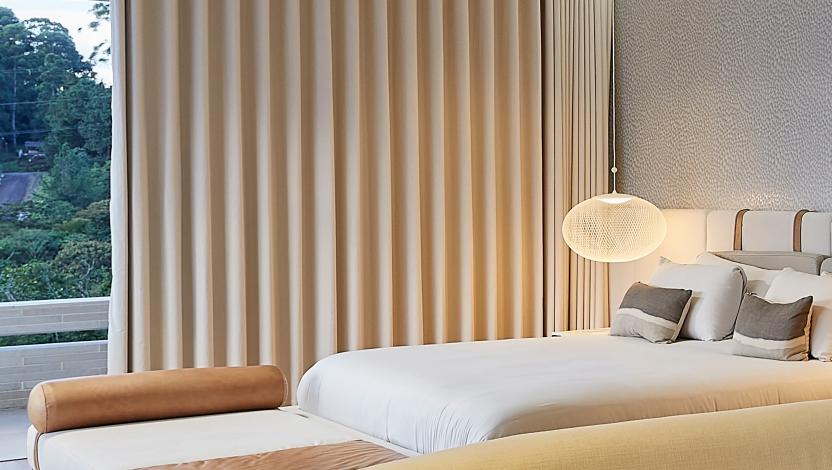 bedroom-sitting-area-casa-del-ritmo_25B9210