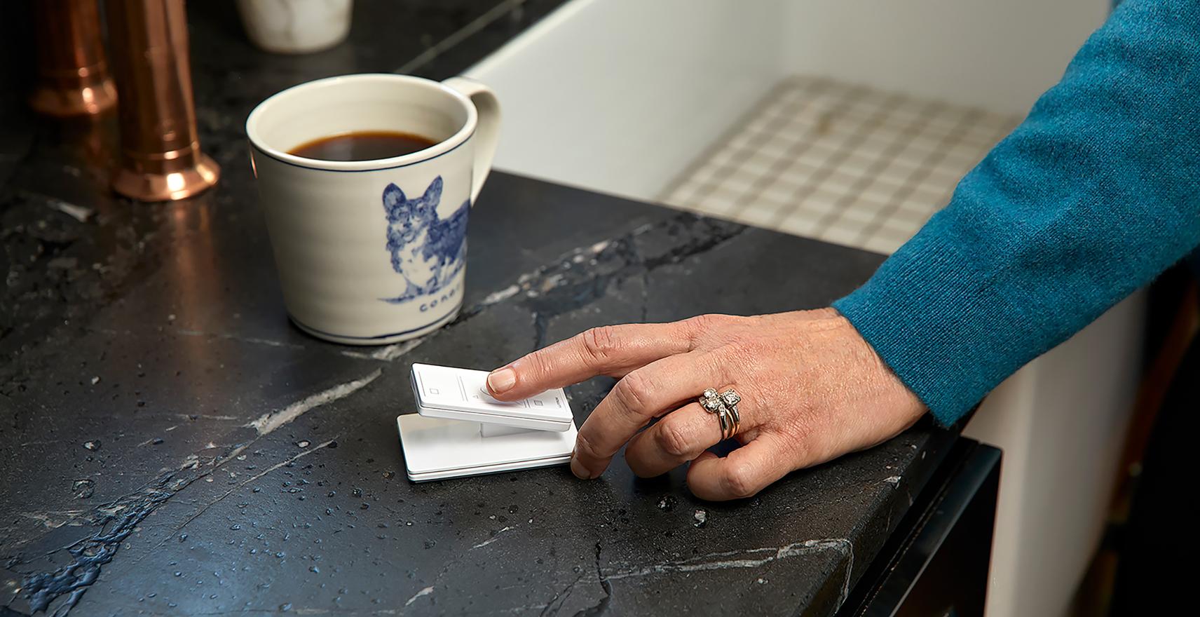 kitchen-shinyfall19-hand-on-pico