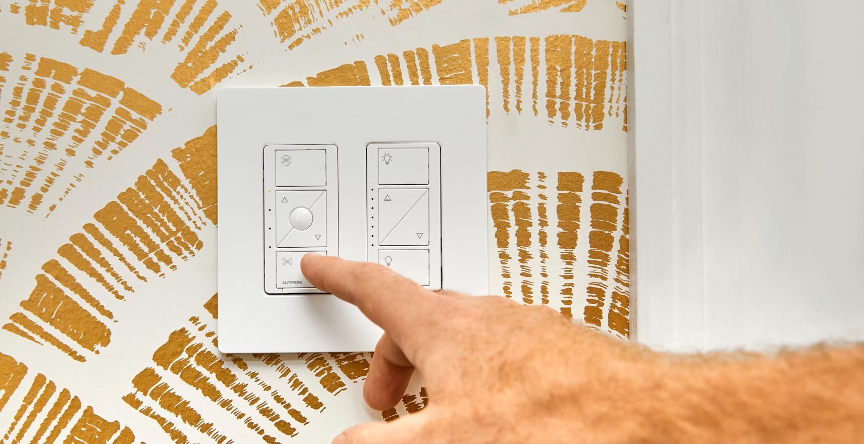 pd-fsqn-wh-pd-6ecl-wh-shinyfall19-wallpaper