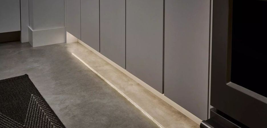 A Flexible, Low-Profile Fit