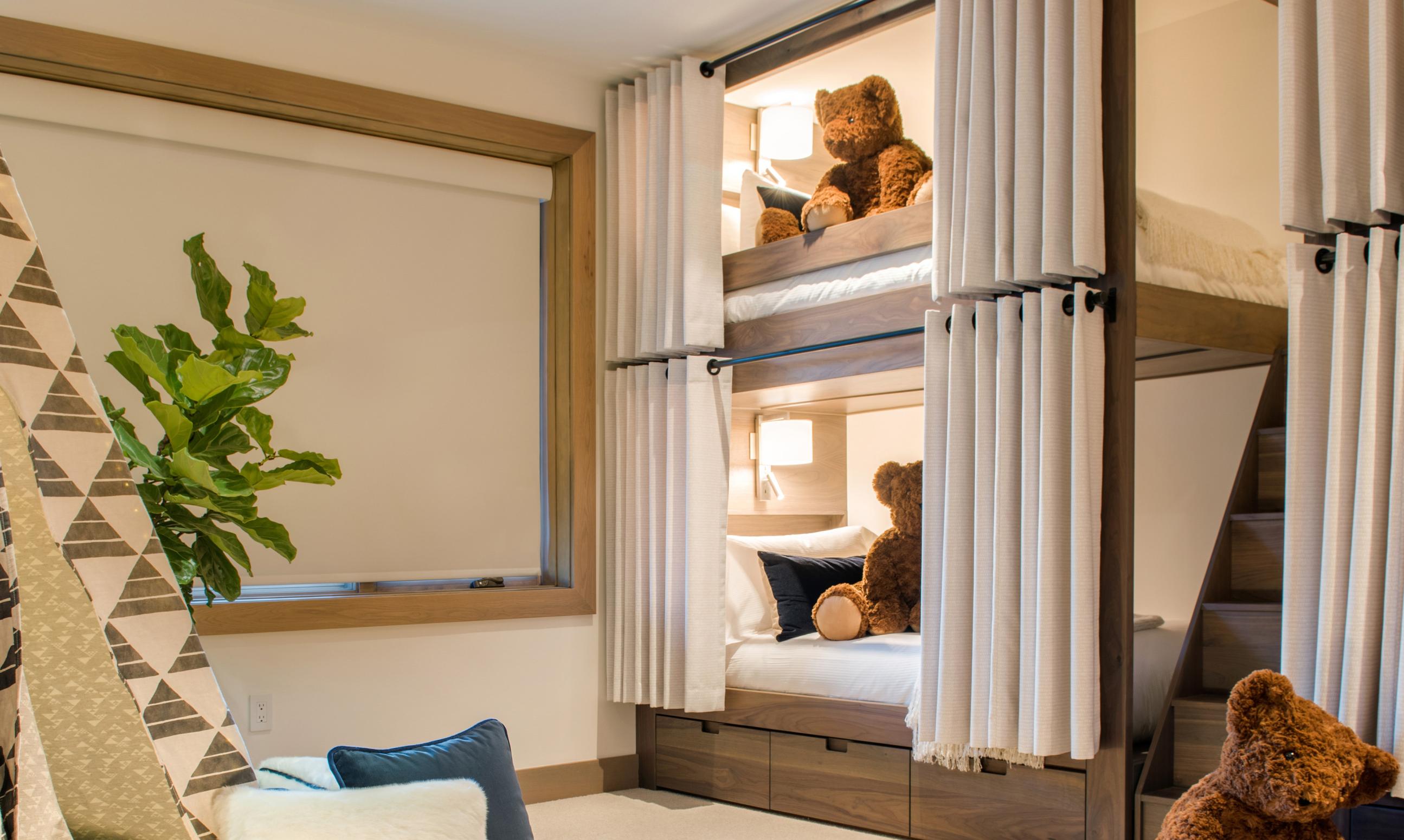 bedrm-kids-big-sky-shade-closed